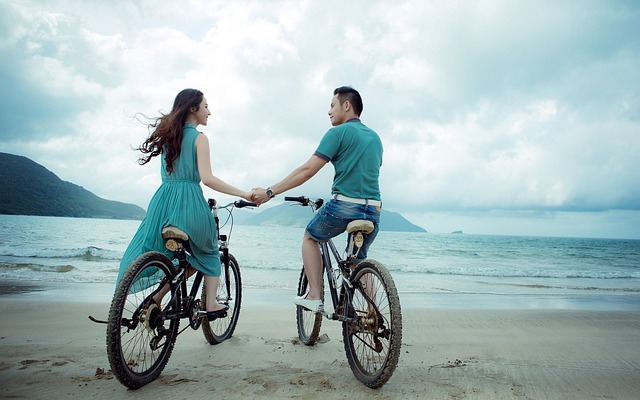 couple, beach, bicycles