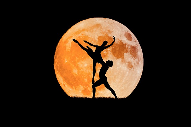 dancing couple, full moon, ballerina