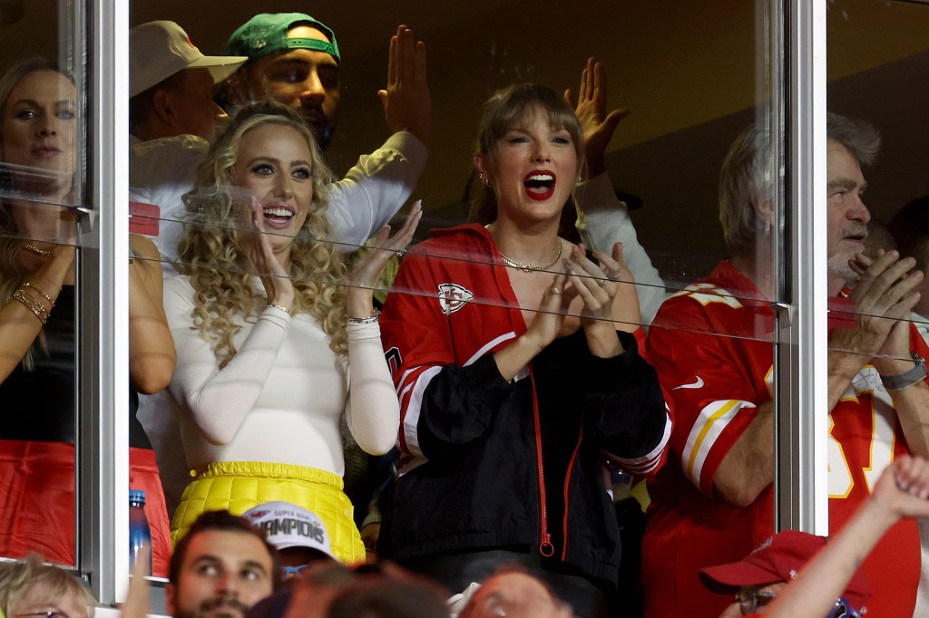 Taylor Swift Spends the Night at Travis Kelces $1 Million Mansion After Chiefs Game